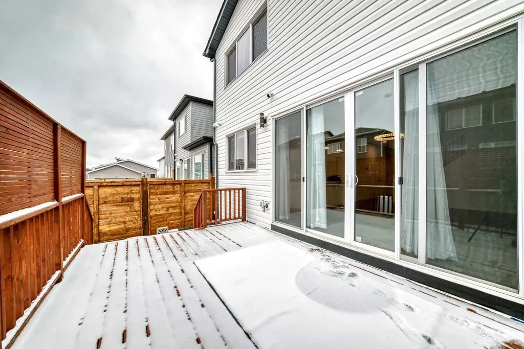102 Setonstone Manor SE Calgary AB T3M 3G4