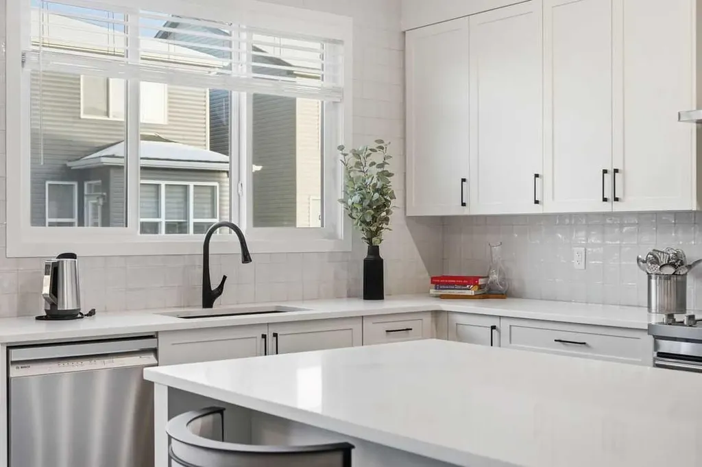 102 Setonstone Manor SE Calgary AB T3M 3G4