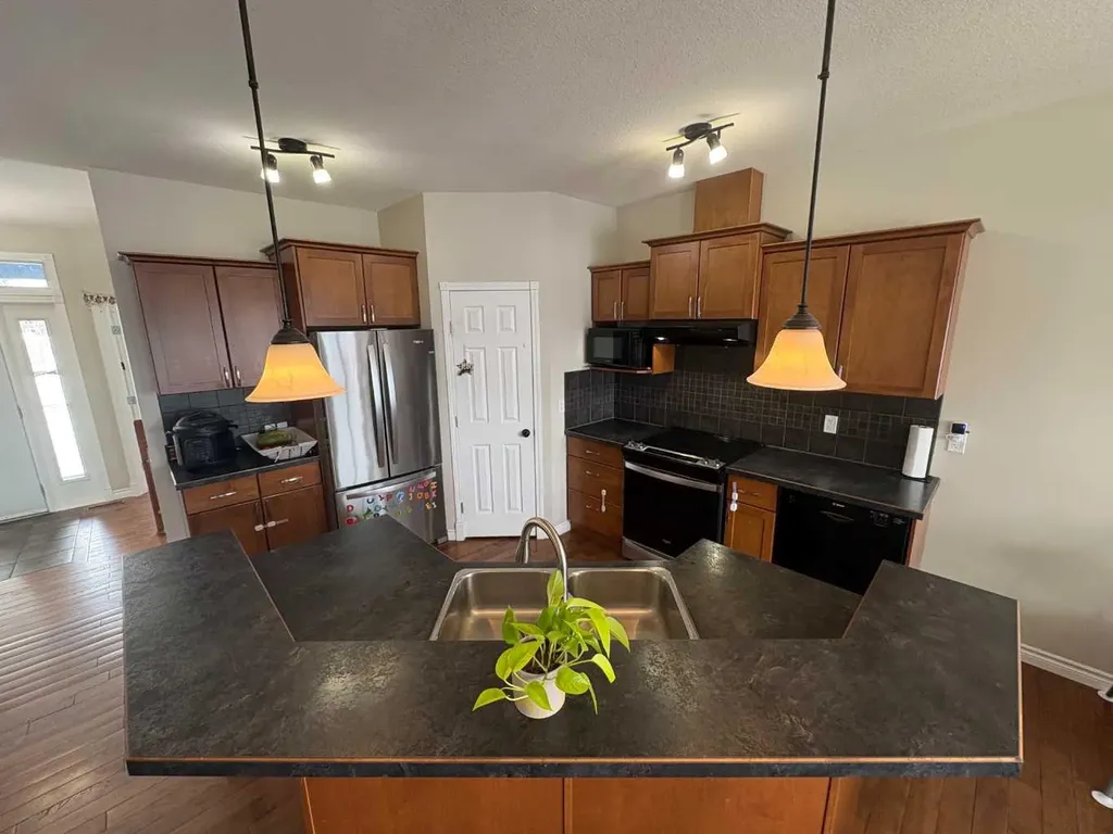 9117 134 Avenue Peace River AB T8S 1X2