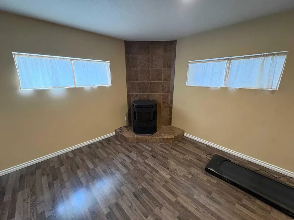 9117 134 Avenue Peace River AB T8S 1X2
