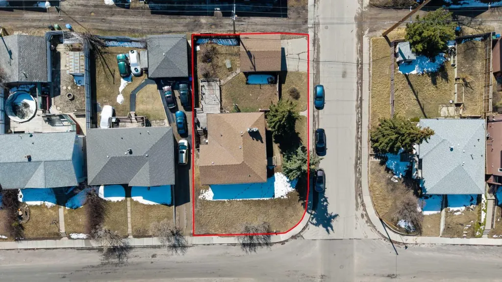 3308 2 Street NE Calgary AB T2E 3H3