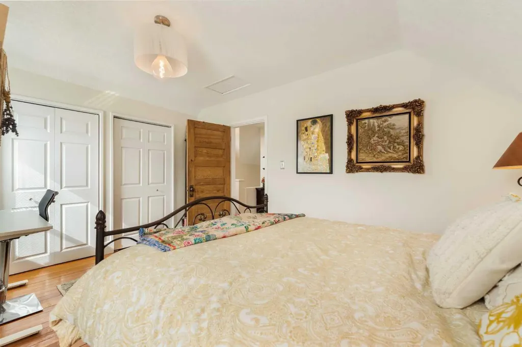 447 Marsh Road NE Calgary AB T2E 5B2