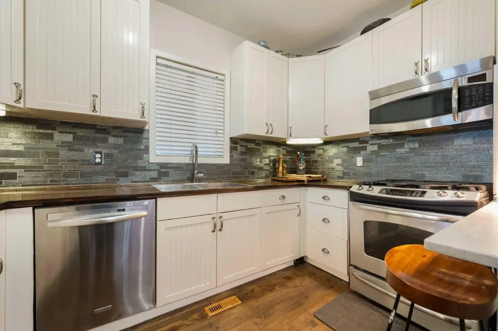447 Marsh Road NE Calgary AB T2E 5B2
