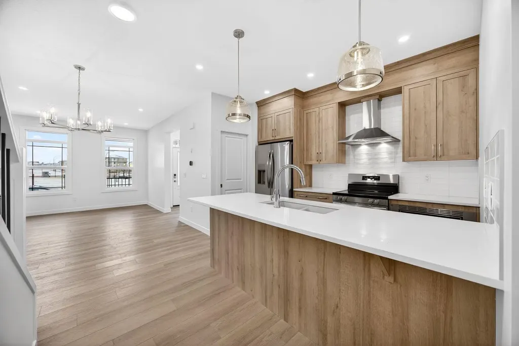 338 Alpine Boulevard SW Calgary AB T2Y 0Y4