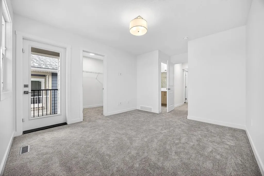 338 Alpine Boulevard SW Calgary AB T2Y 0Y4