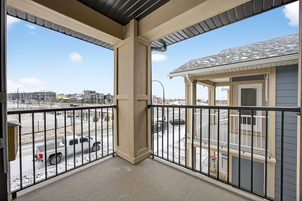 338 Alpine Boulevard SW Calgary AB T2Y 0Y4