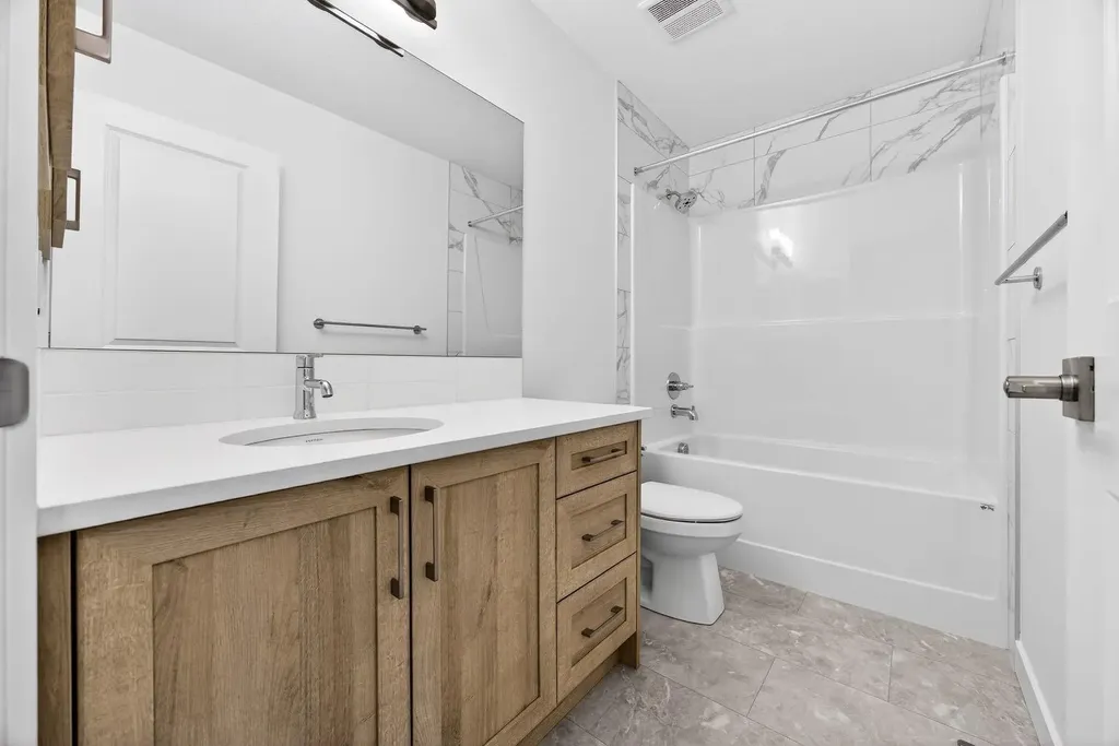 338 Alpine Boulevard SW Calgary AB T2Y 0Y4