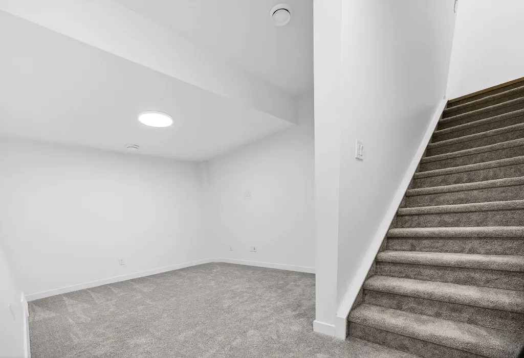 338 Alpine Boulevard SW Calgary AB T2Y 0Y4