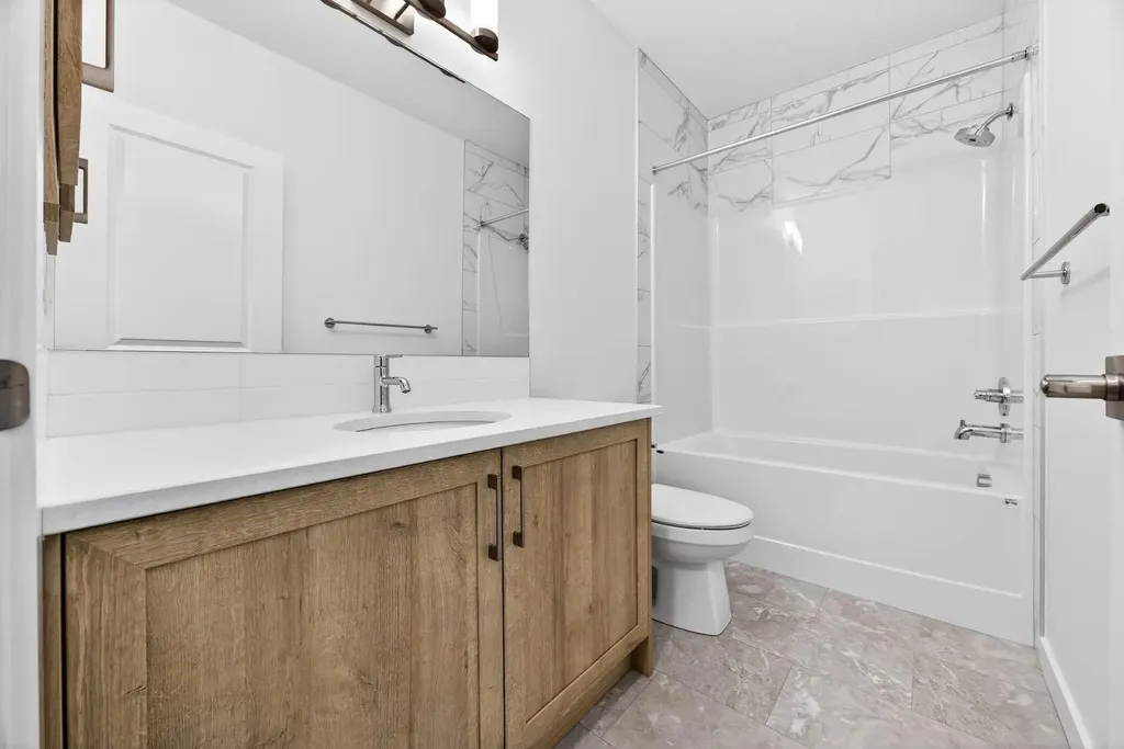 338 Alpine Boulevard SW Calgary AB T2Y 0Y4