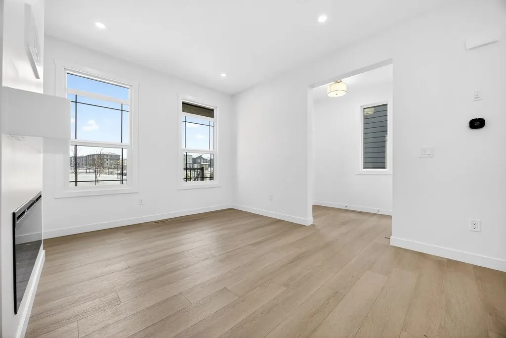 338 Alpine Boulevard SW Calgary AB T2Y 0Y4
