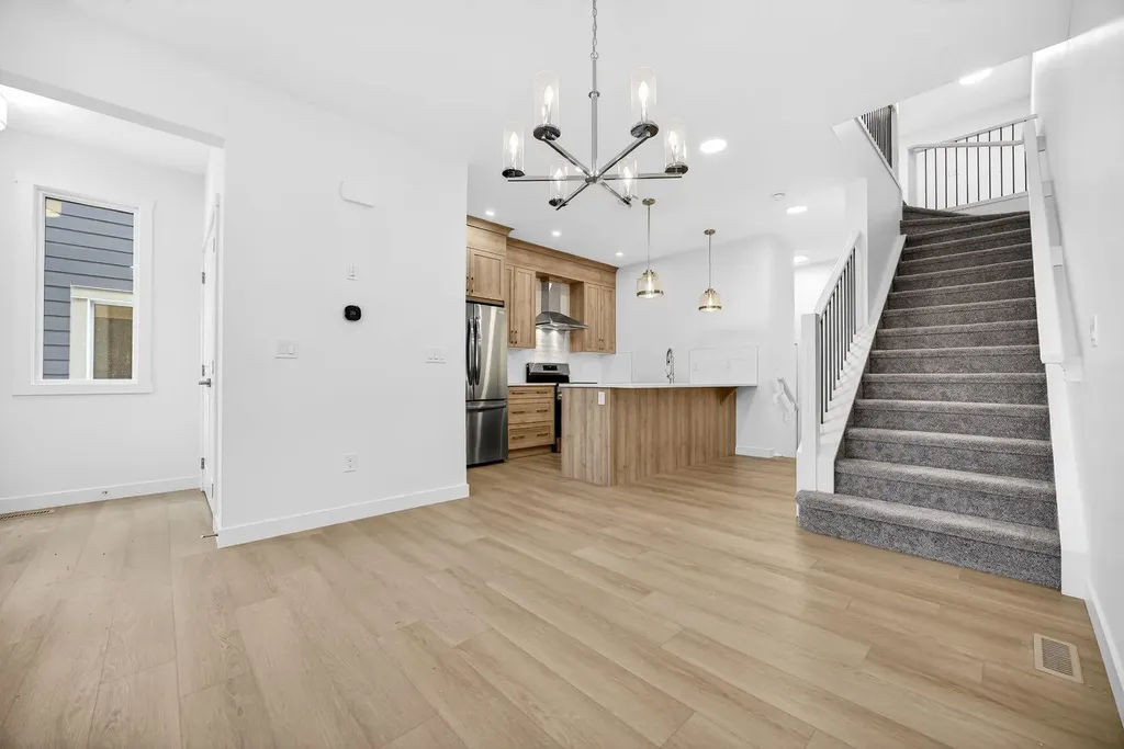 338 Alpine Boulevard SW Calgary AB T2Y 0Y4