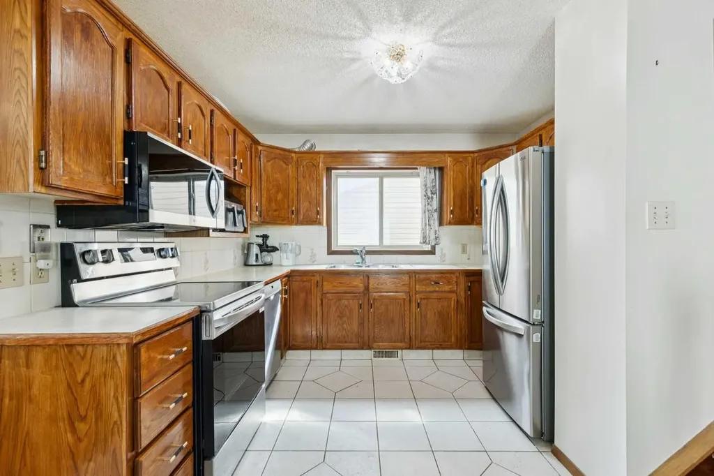 156 Falshire Close NE Calgary AB T3J 3A1