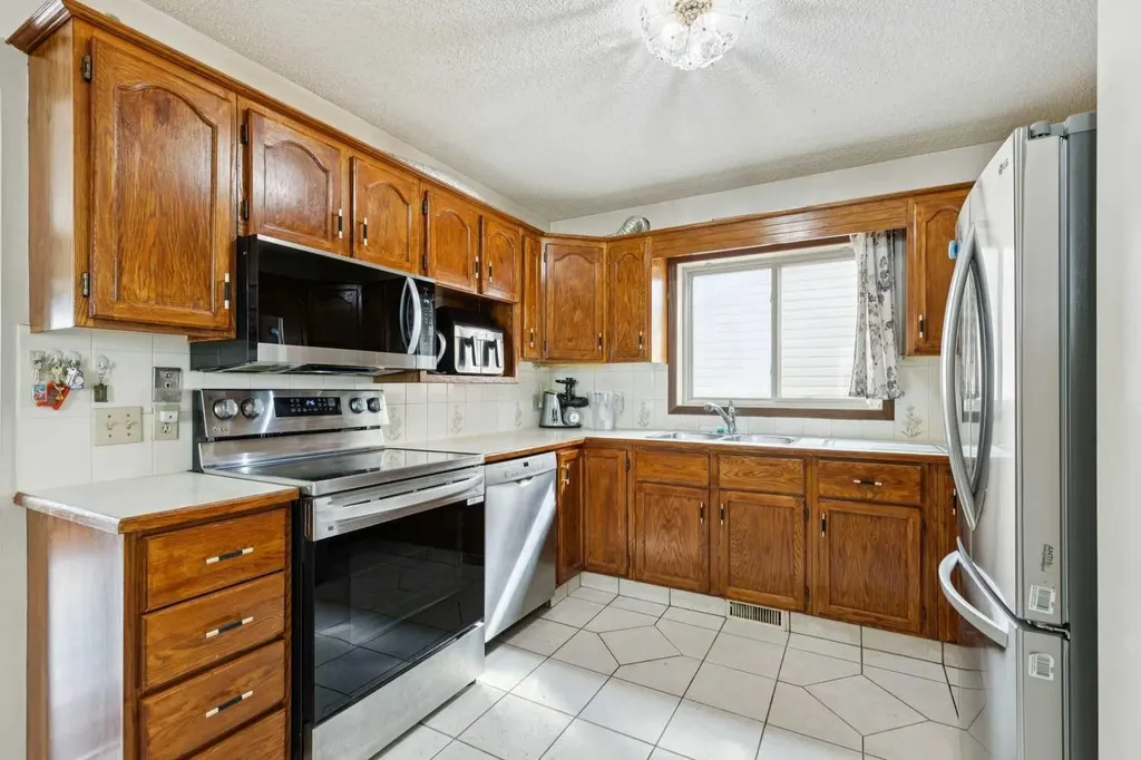 156 Falshire Close NE Calgary AB T3J 3A1