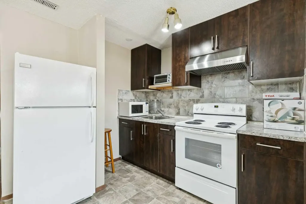 156 Falshire Close NE Calgary AB T3J 3A1