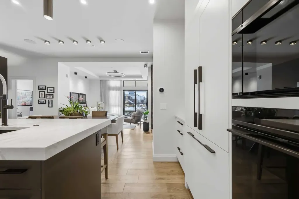 835 78 Street SW Calgary AB T3H 6H6