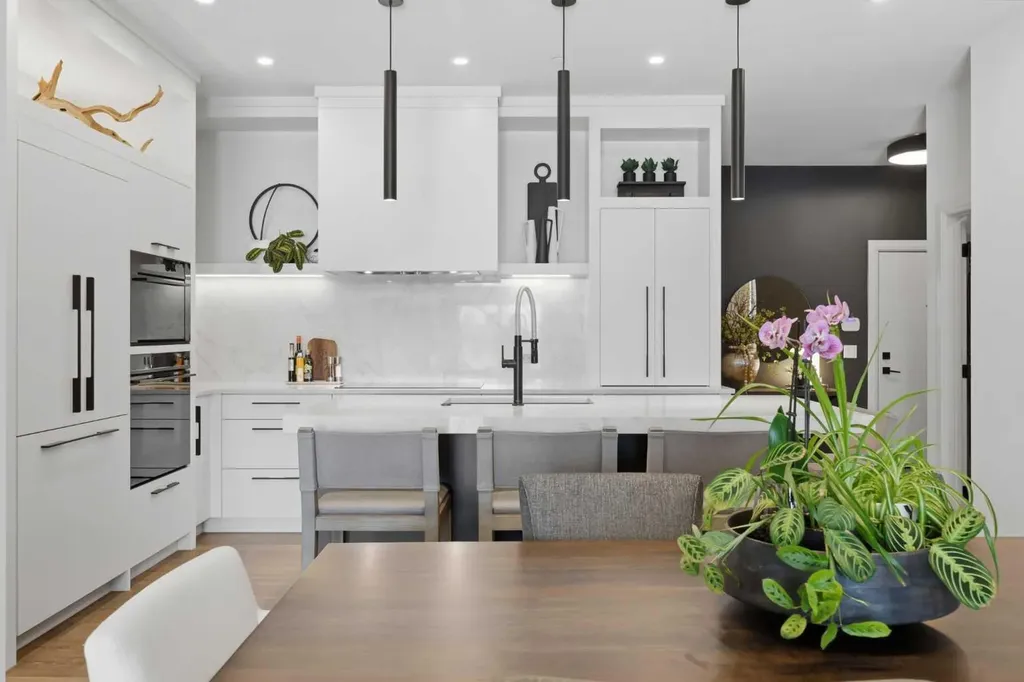 835 78 Street SW Calgary AB T3H 6H6