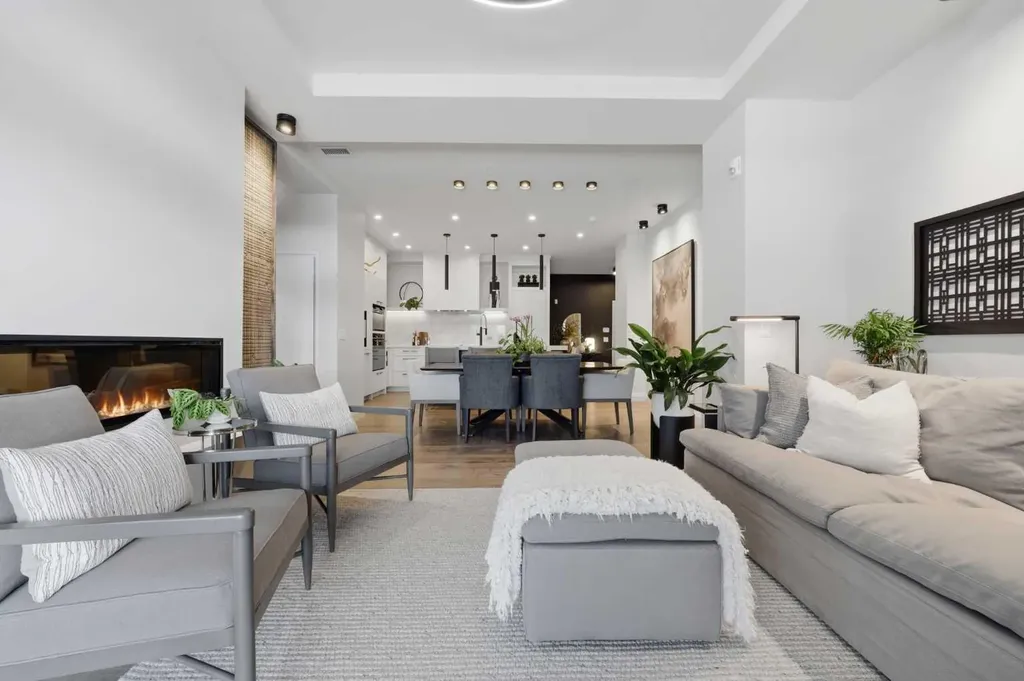 835 78 Street SW Calgary AB T3H 6H6