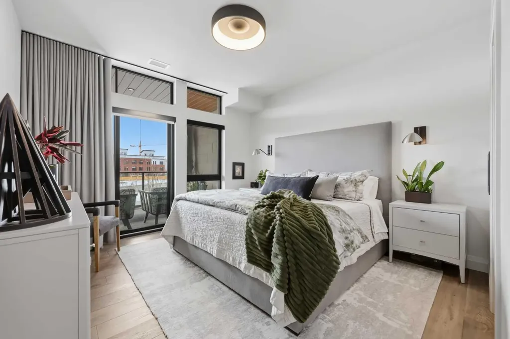 835 78 Street SW Calgary AB T3H 6H6