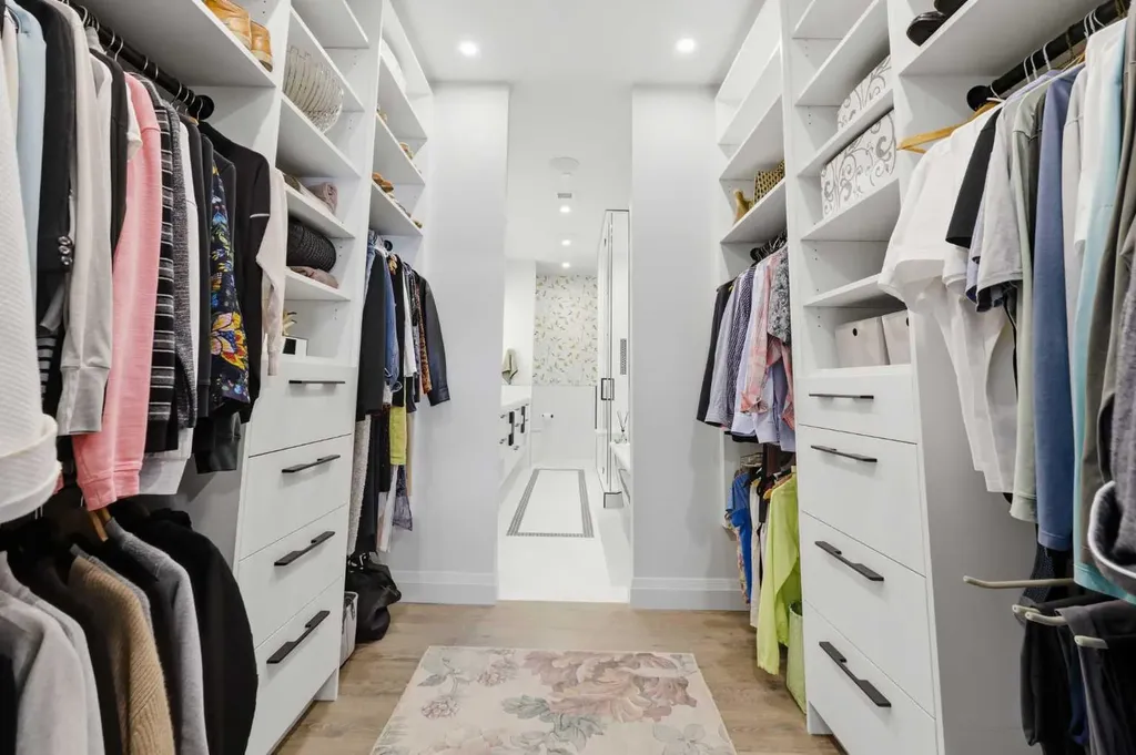 835 78 Street SW Calgary AB T3H 6H6
