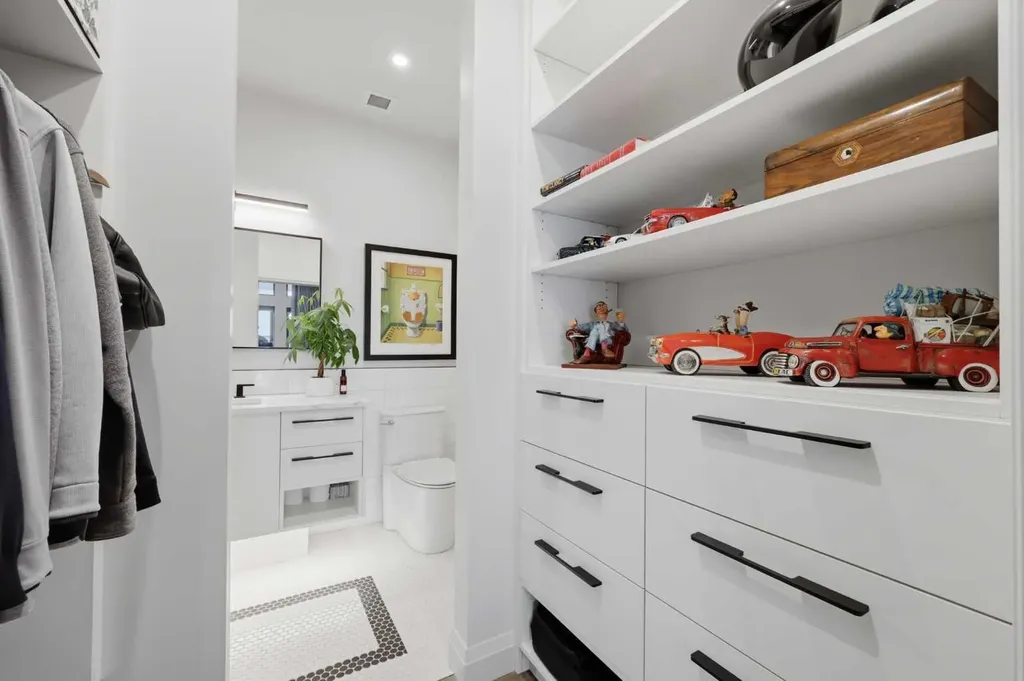 835 78 Street SW Calgary AB T3H 6H6