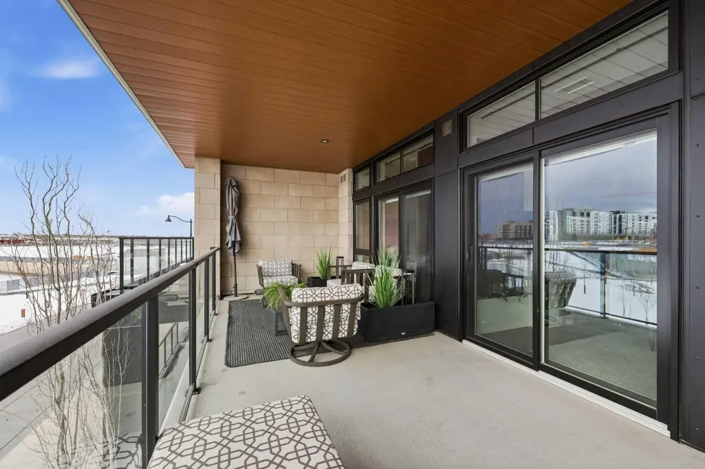 835 78 Street SW Calgary AB T3H 6H6