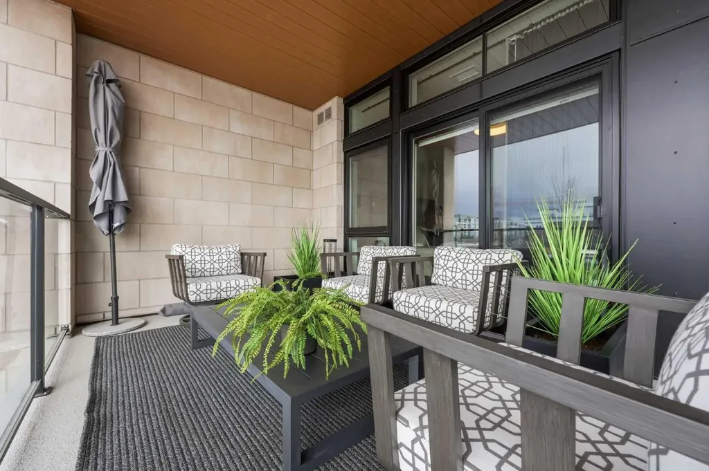 835 78 Street SW Calgary AB T3H 6H6