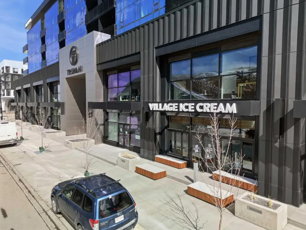 835 78 Street SW Calgary AB T3H 6H6
