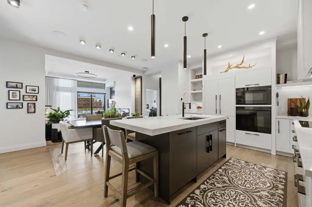 835 78 Street SW Calgary AB T3H 6H6