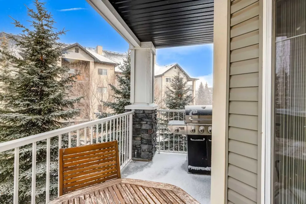 115 Prestwick Villas SE Calgary AB T2Z0M9