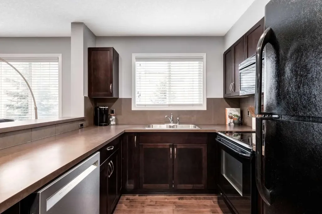 115 Prestwick Villas SE Calgary AB T2Z0M9