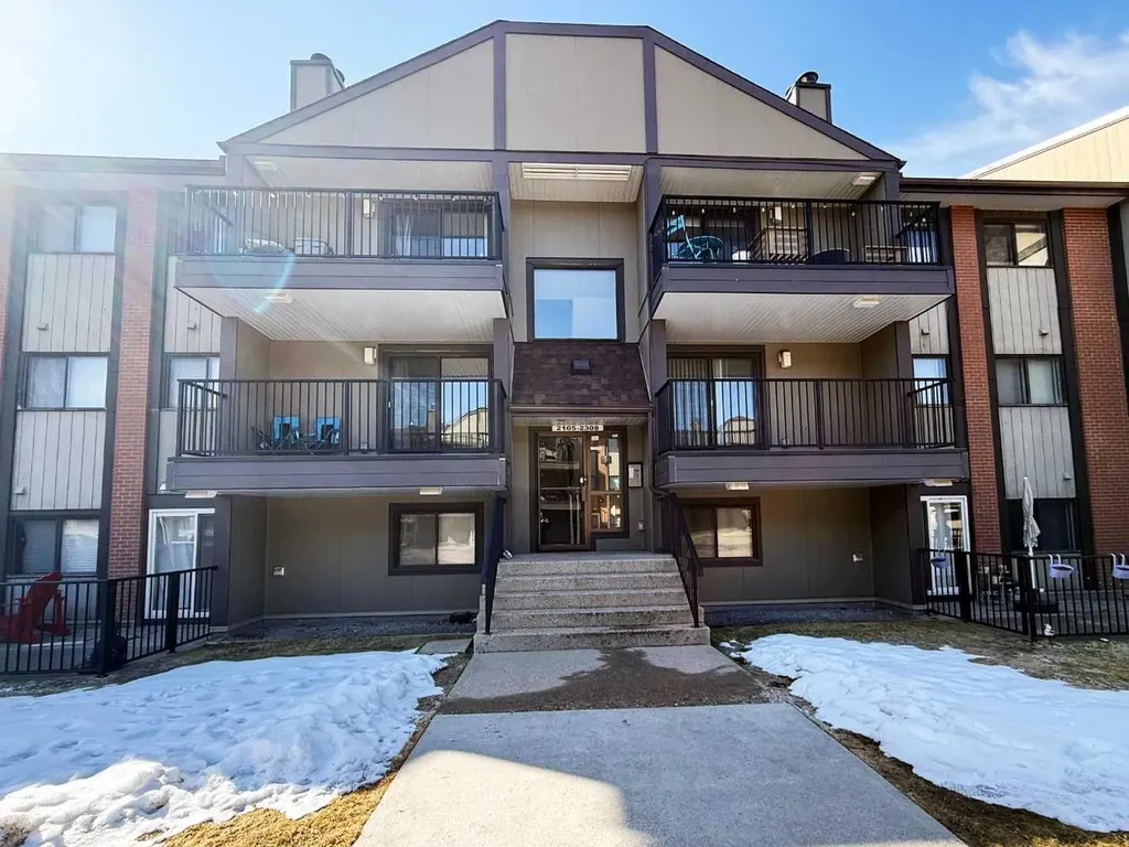 13045 6 Street SW Calgary AB T2W 2M6