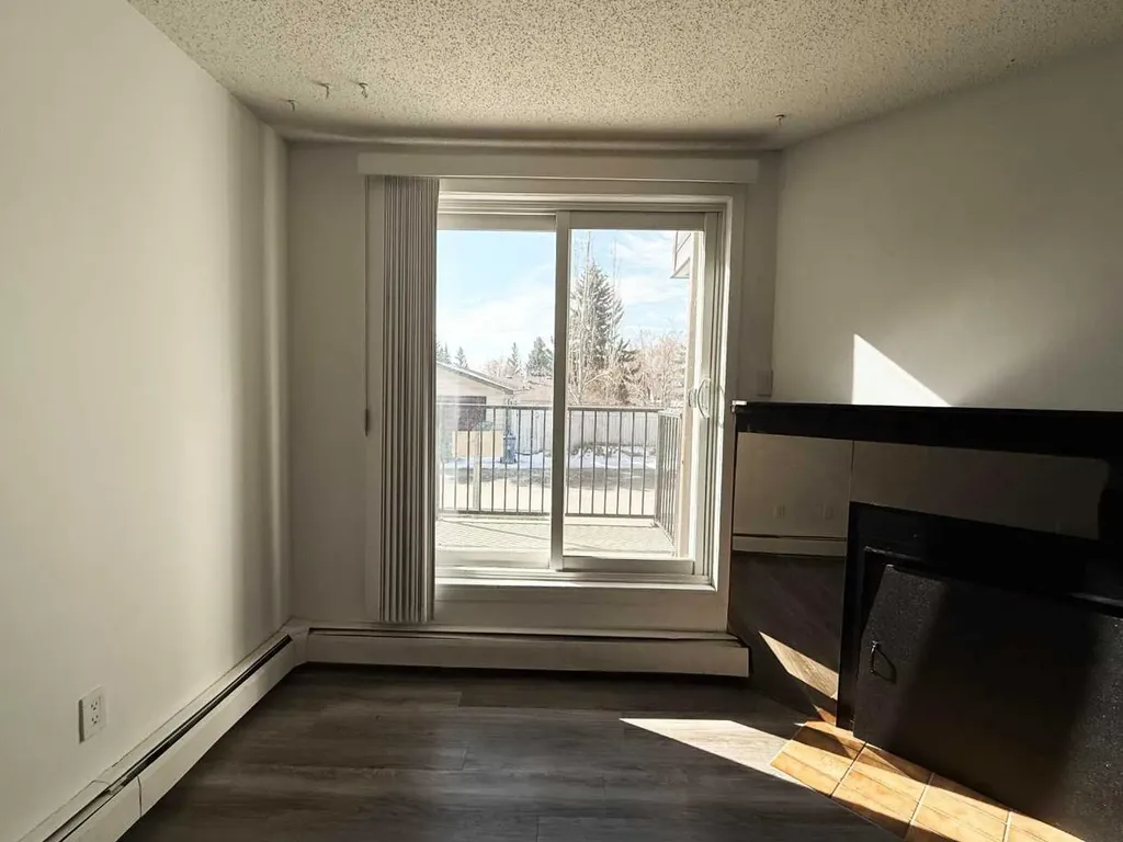 13045 6 Street SW Calgary AB T2W 2M6