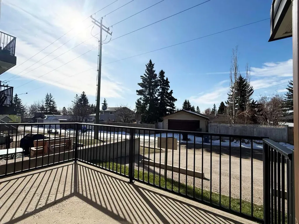 13045 6 Street SW Calgary AB T2W 2M6