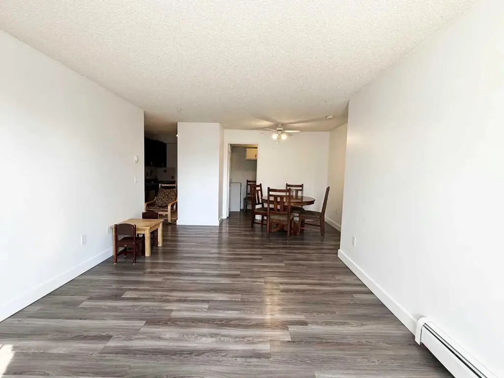 13045 6 Street SW Calgary AB T2W 2M6