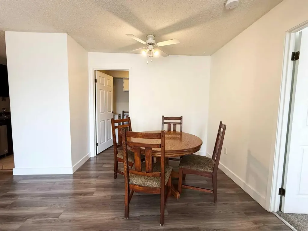 13045 6 Street SW Calgary AB T2W 2M6
