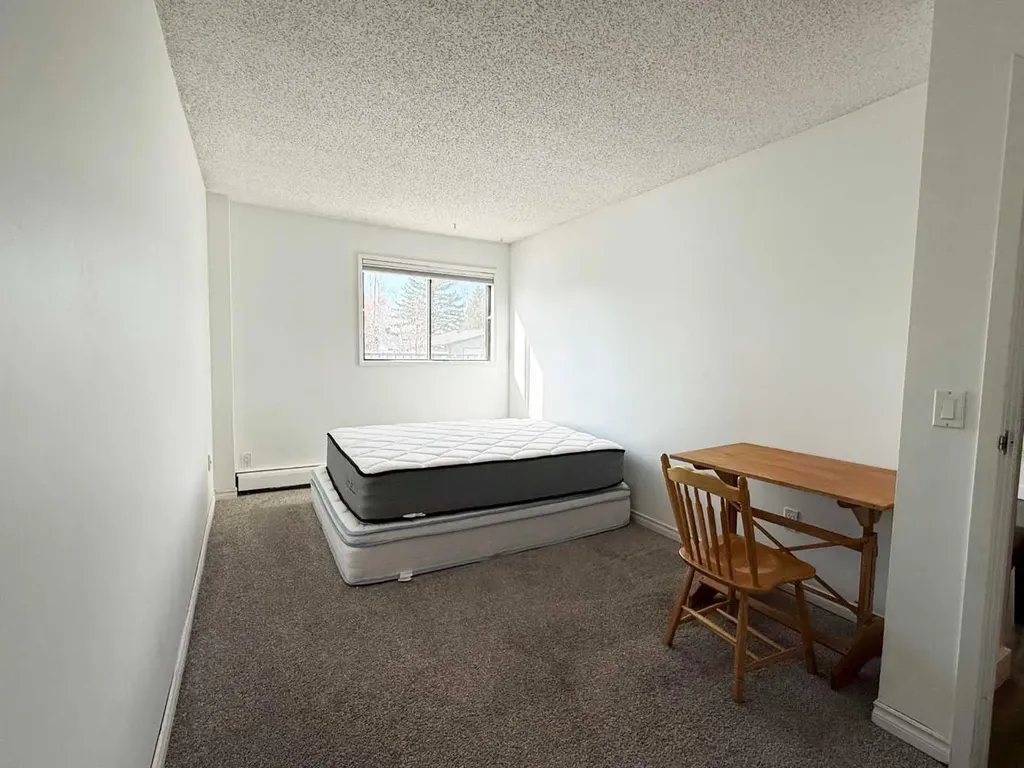 13045 6 Street SW Calgary AB T2W 2M6