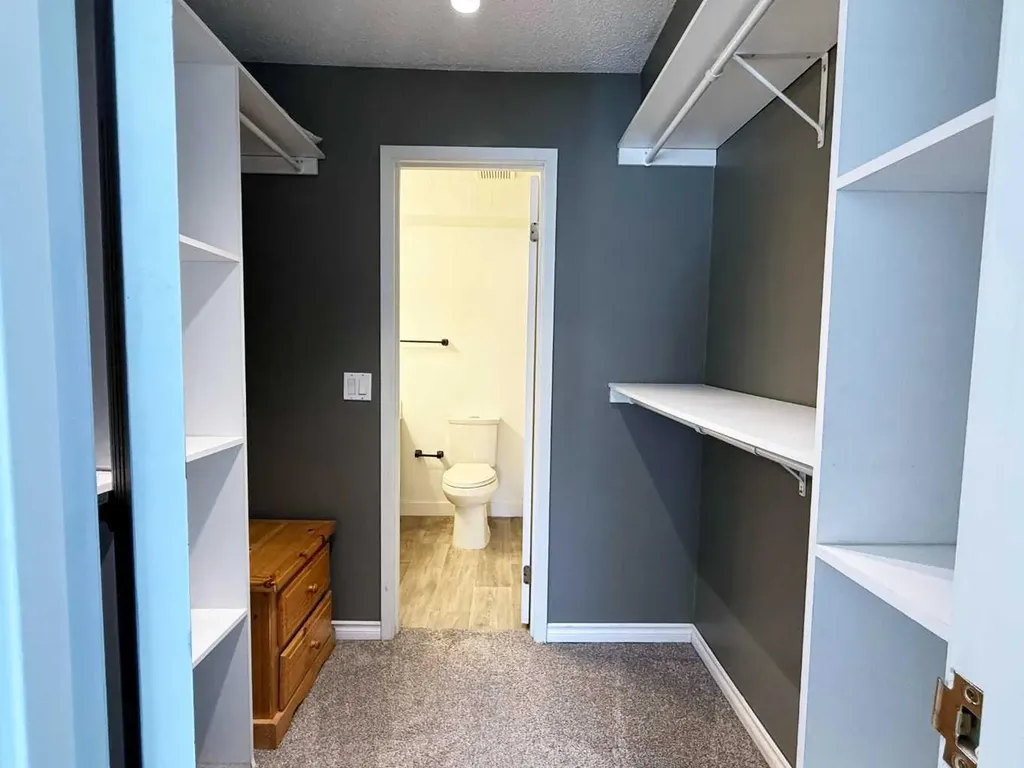13045 6 Street SW Calgary AB T2W 2M6