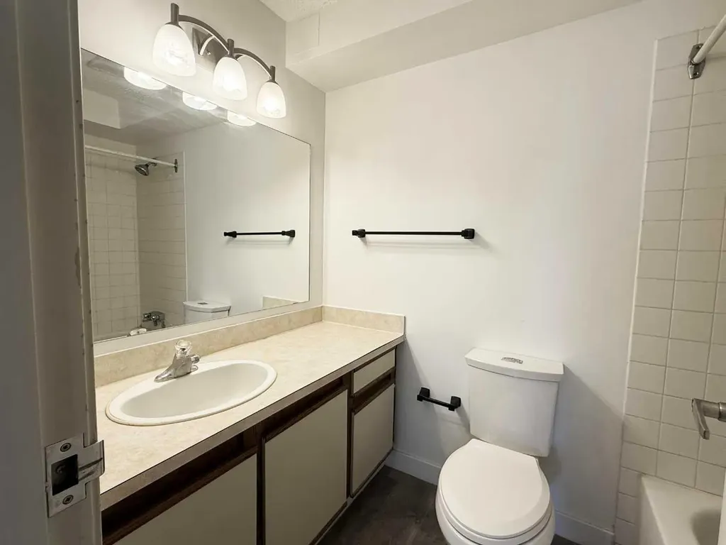 13045 6 Street SW Calgary AB T2W 2M6