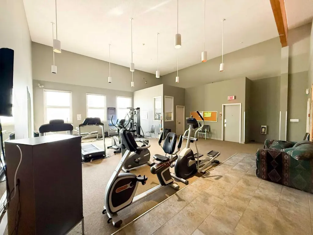 13045 6 Street SW Calgary AB T2W 2M6