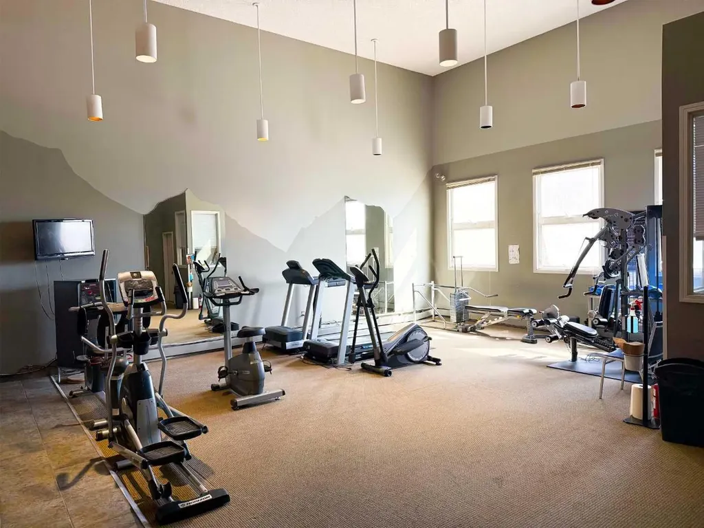 13045 6 Street SW Calgary AB T2W 2M6