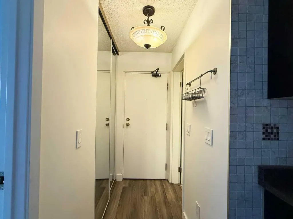 13045 6 Street SW Calgary AB T2W 2M6