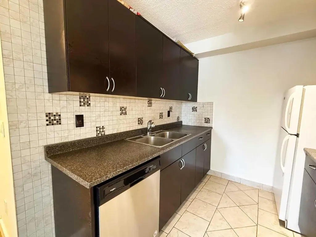 13045 6 Street SW Calgary AB T2W 2M6