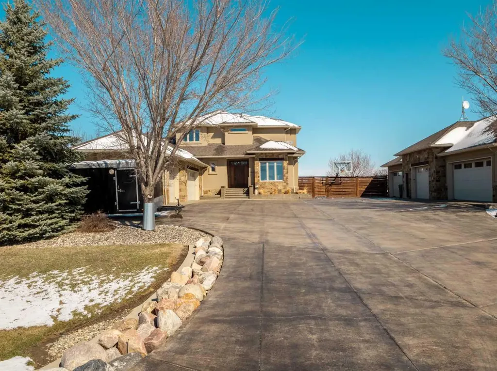 402 Meadow Lark Drive W Rural Lethbridge County AB T1J 5R8