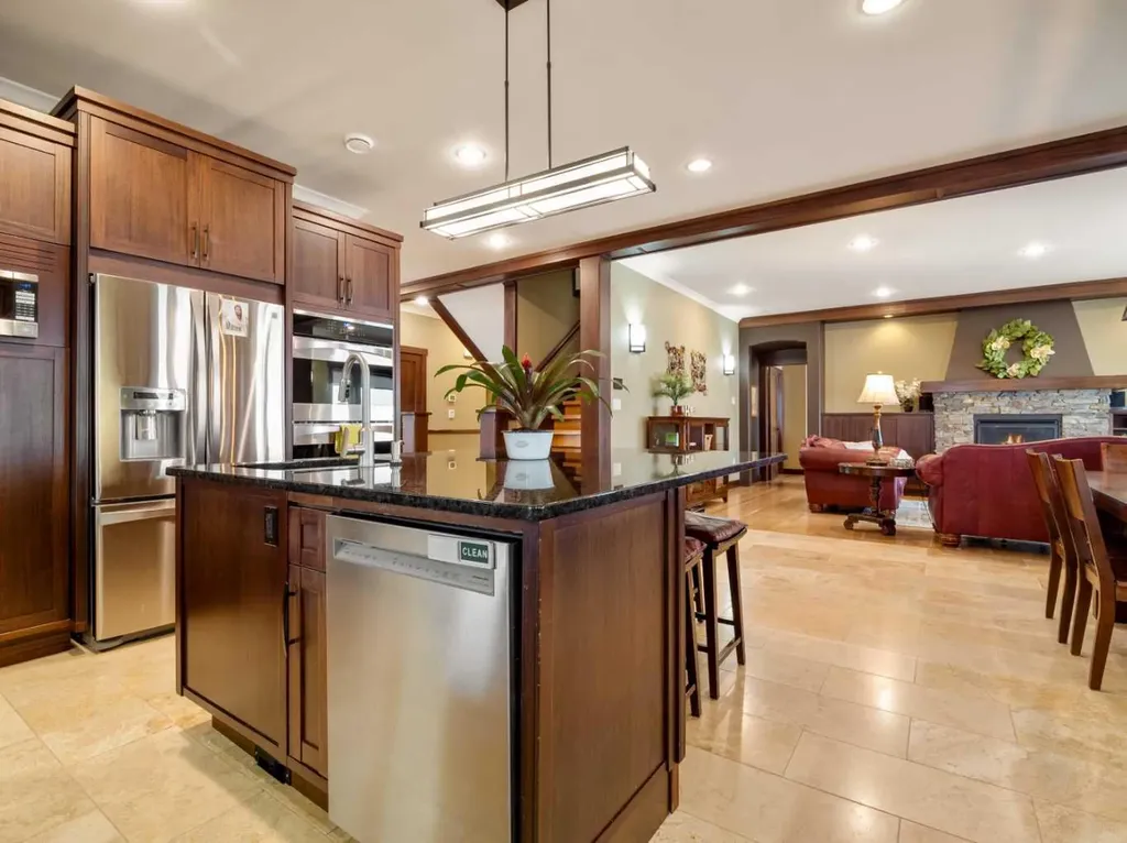402 Meadow Lark Drive W Rural Lethbridge County AB T1J 5R8