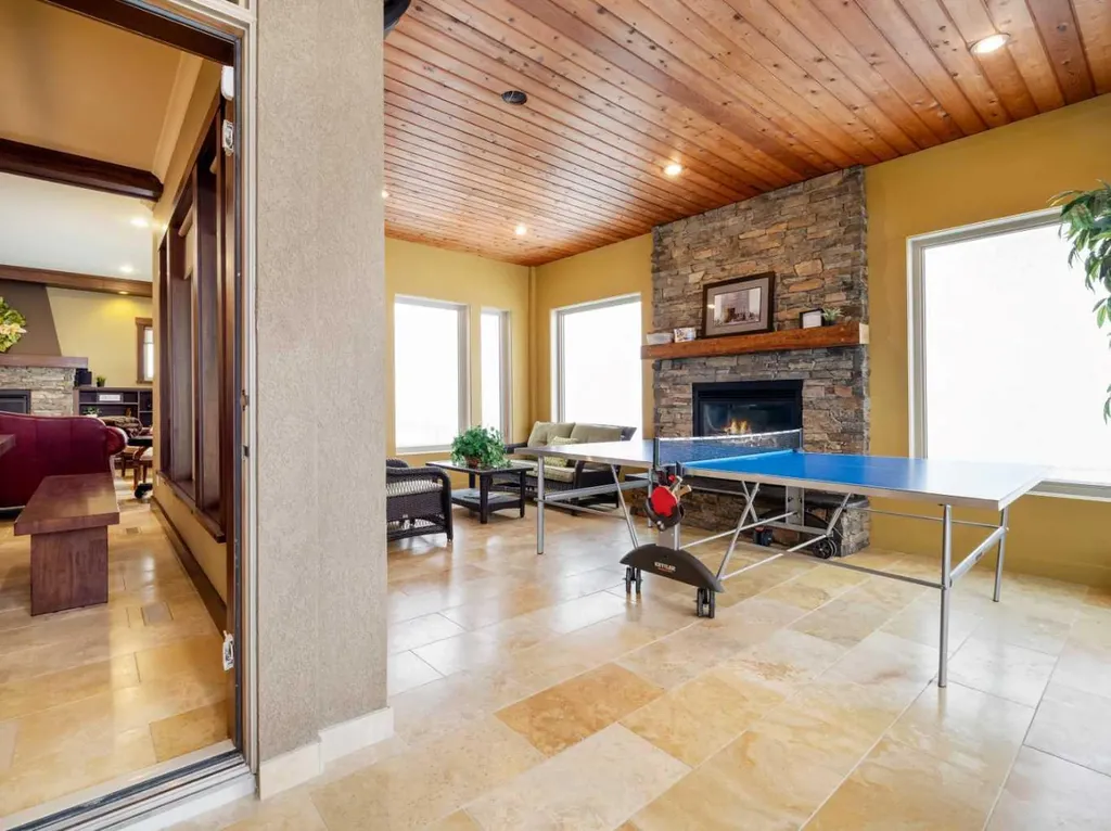 402 Meadow Lark Drive W Rural Lethbridge County AB T1J 5R8