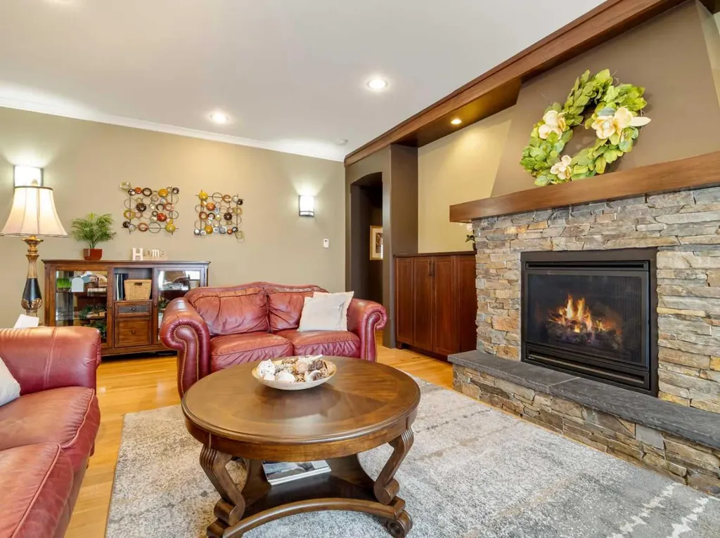 402 Meadow Lark Drive W Rural Lethbridge County AB T1J 5R8