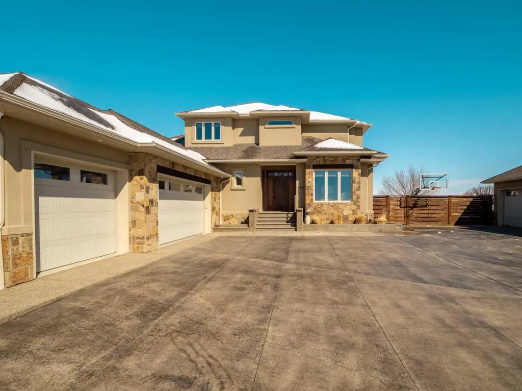 402 Meadow Lark Drive W Rural Lethbridge County AB T1J 5R8