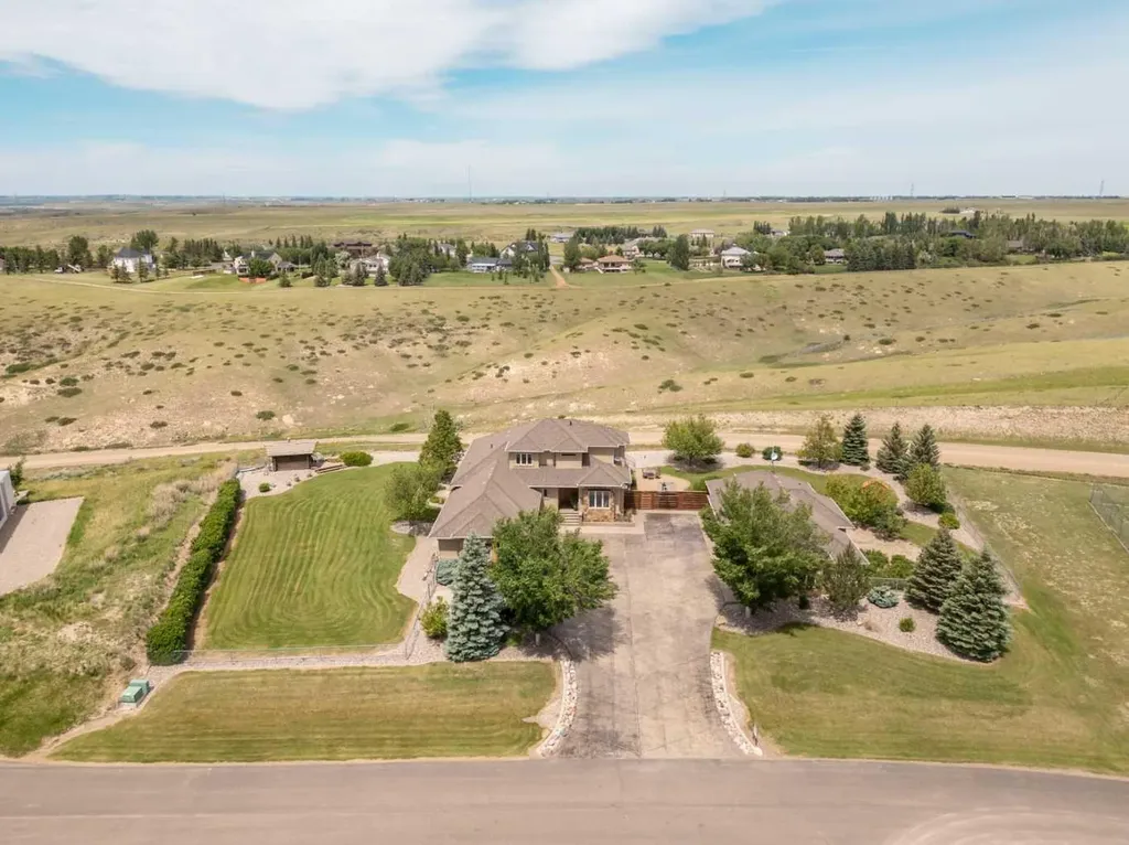 402 Meadow Lark Drive W Rural Lethbridge County AB T1J 5R8