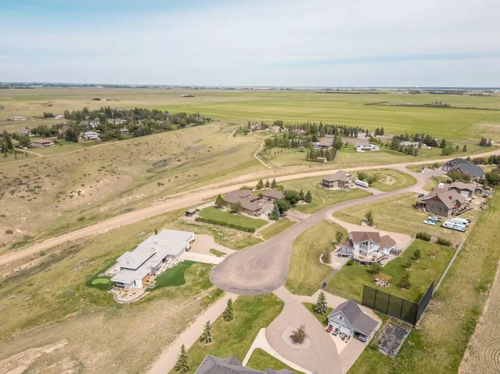402 Meadow Lark Drive W Rural Lethbridge County AB T1J 5R8