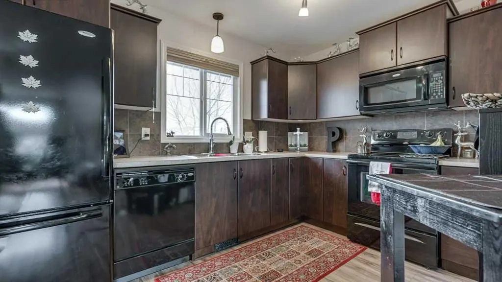 115 Redwood Boulevard Springbrook AB T4S 0J5